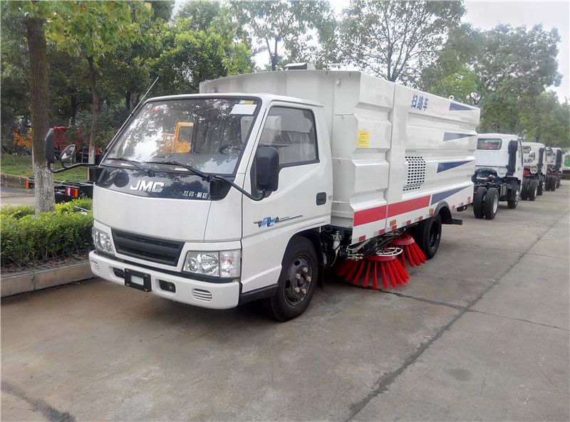 江鈴順達(dá)6方掃路車